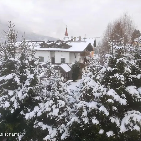 公寓 Groassehof Haus Gstrein